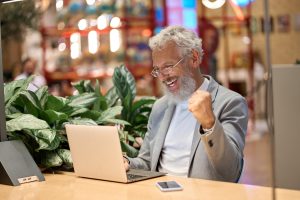Seniors : ce dispositif méconnu peut alléger vos impôts dès fin 2025