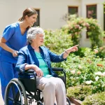 Autonomie des seniors : la France face à un mur démographique d’ici 2050